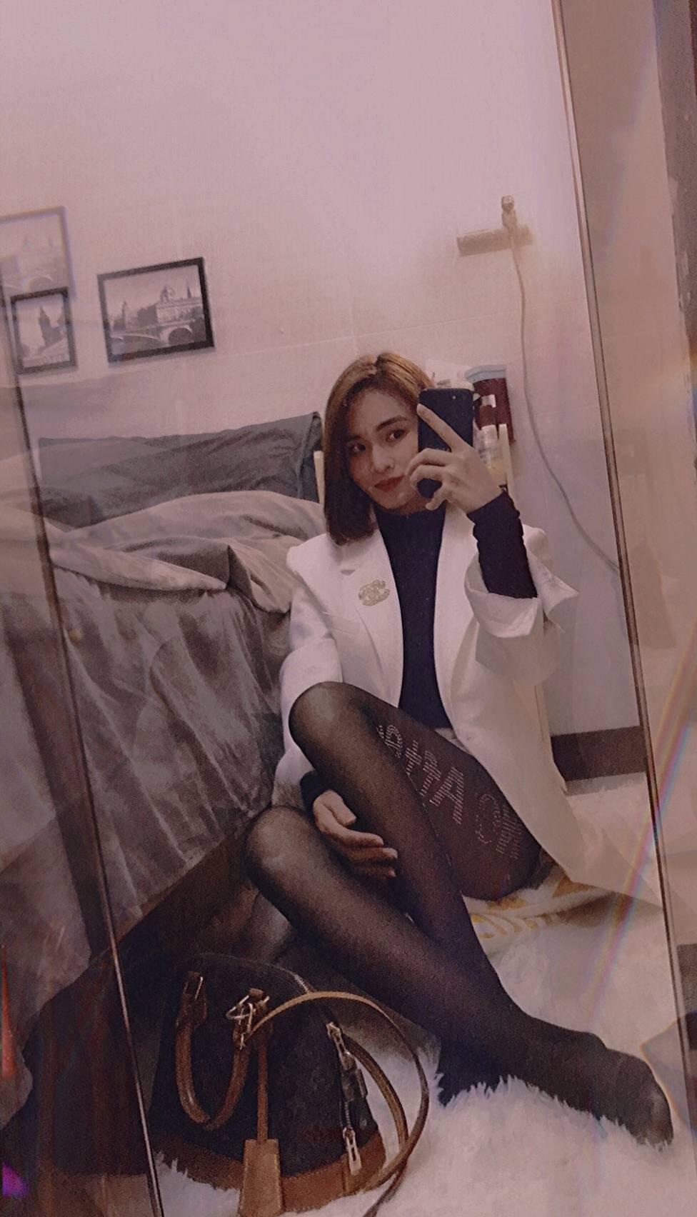 身材好，颜值高，且带有一丝Sao气