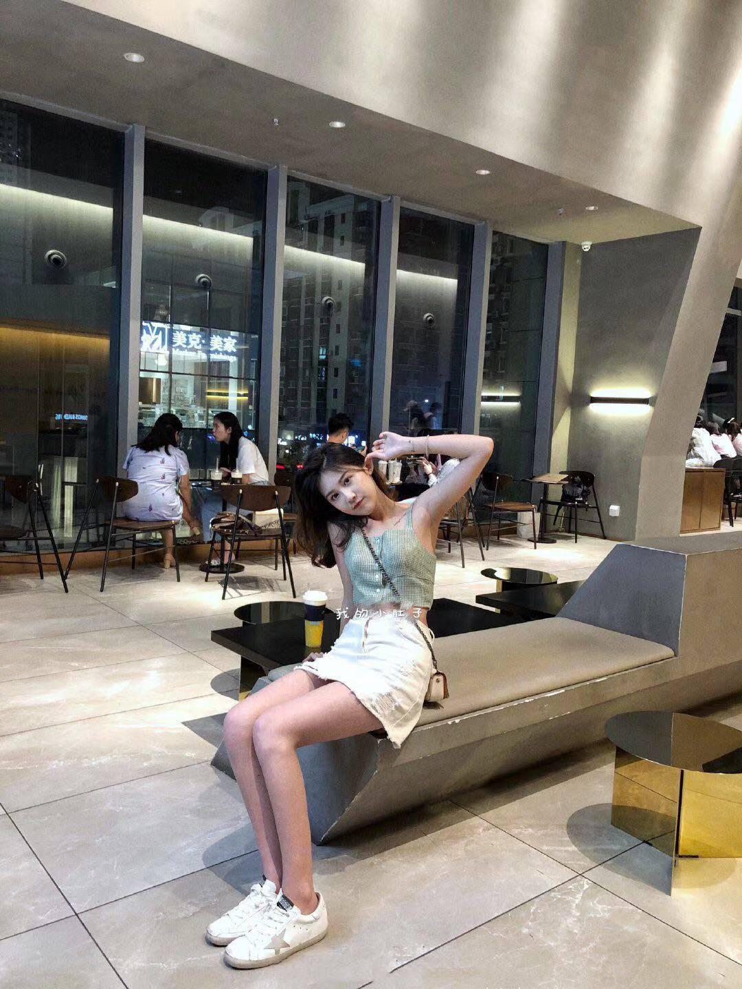 朝阳区很难得的帝都漂亮小Sao，颜值高特别乖巧，服务尺度大