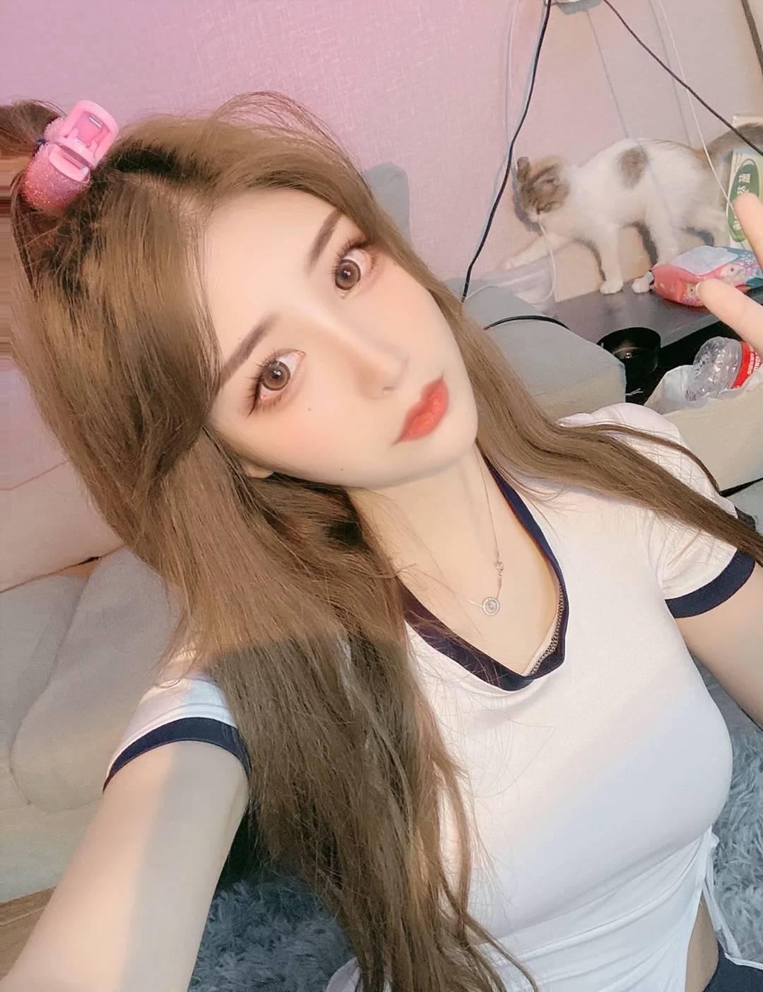 22岁妹妹在家做兼职