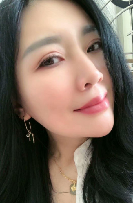 公益西桥气质美女